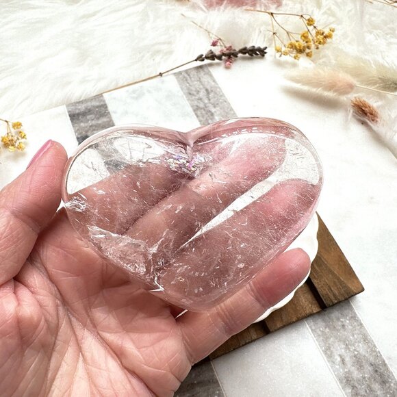 Small Clear Quartz Heart Bowl/Dish - Picture 4 of 9